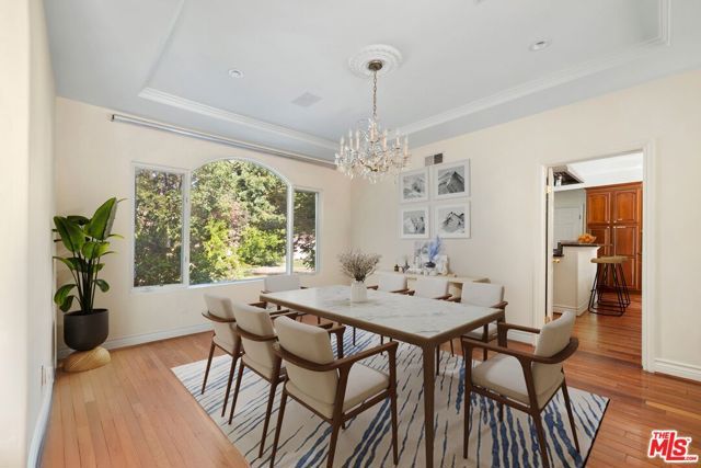 4755 Vanalden Avenue, Tarzana (los Angeles), CA 91356