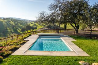 550 Villa Lots Rd, Paso Robles, CA 93446
