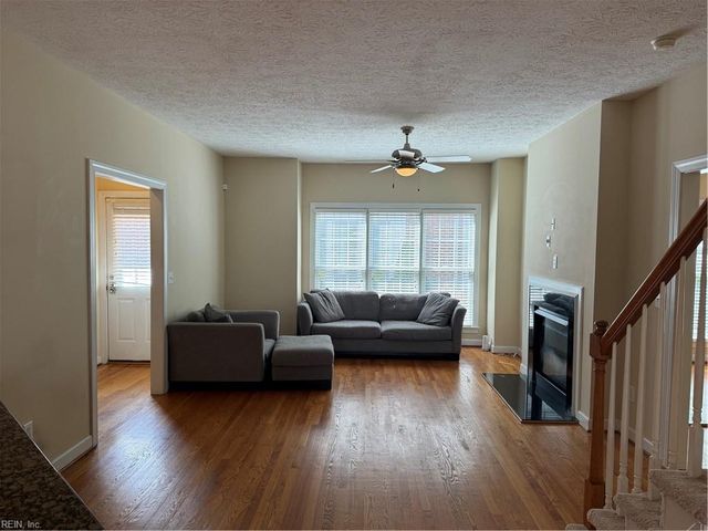 300 Walt Whitman AVE, Newport News, VA 23606