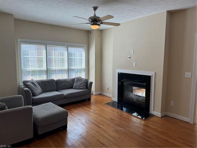 300 Walt Whitman AVE, Newport News, VA 23606