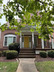 300 Walt Whitman AVE, Newport News, VA 23606