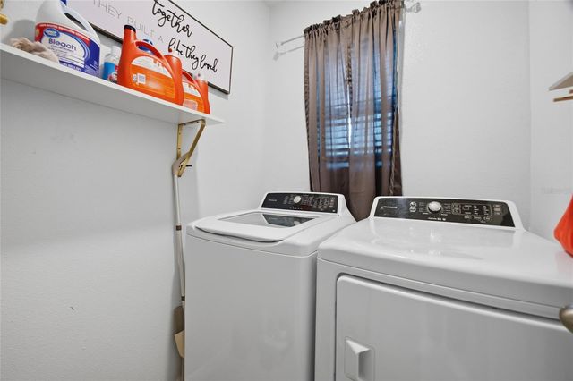 8204 PELICAN REED CIRCLE, Wesley Chapel, FL 33545