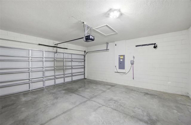 8204 PELICAN REED CIRCLE, Wesley Chapel, FL 33545