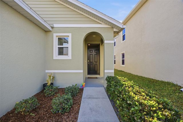 8204 PELICAN REED CIRCLE, Wesley Chapel, FL 33545