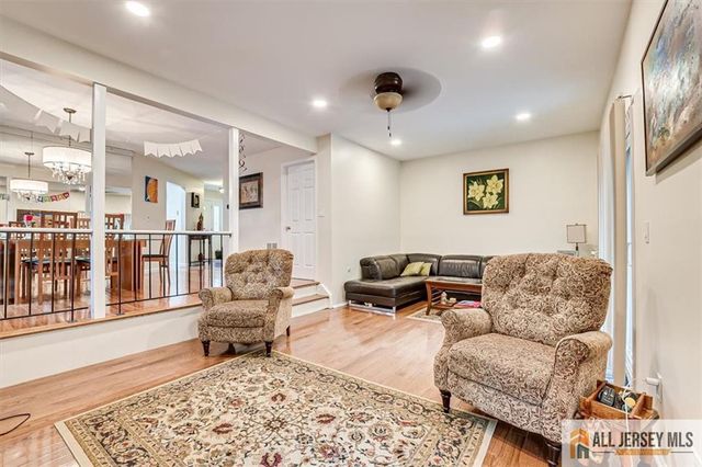 54 Davids Court, South Brunswick, NJ 08810