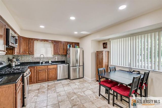 54 Davids Court, South Brunswick, NJ 08810
