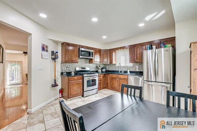 54 Davids Court, South Brunswick, NJ 08810