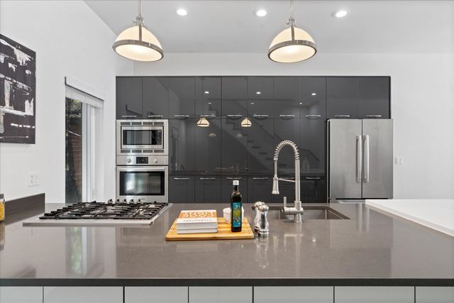 1339 W Ancona Street, Chicago, IL 60642