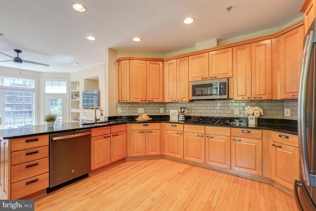47816 SCOTSBOROUGH SQ, Sterling, VA 20165
