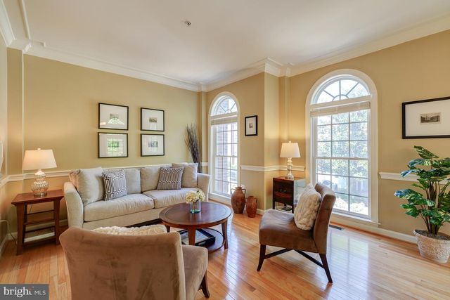 47816 SCOTSBOROUGH SQ, Sterling, VA 20165