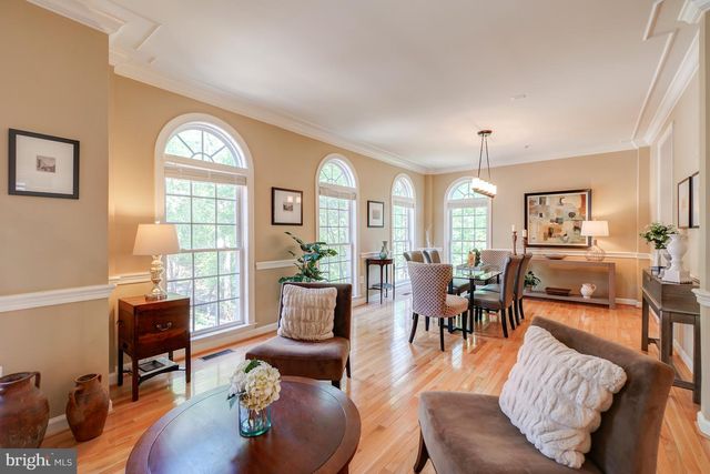 47816 SCOTSBOROUGH SQ, Sterling, VA 20165