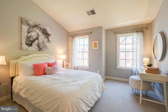 47816 SCOTSBOROUGH SQ, Sterling, VA 20165