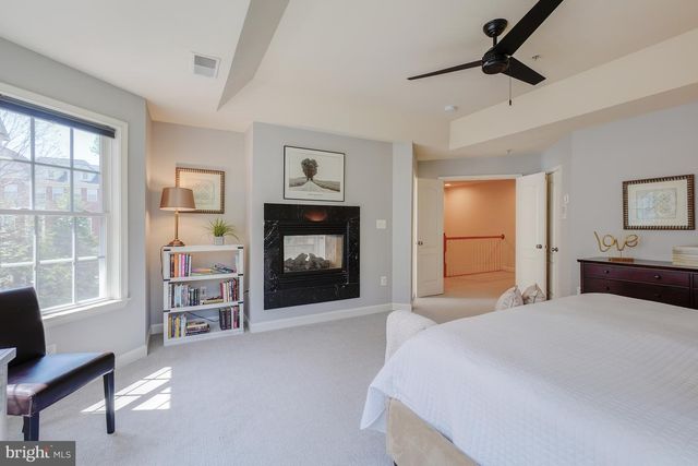47816 SCOTSBOROUGH SQ, Sterling, VA 20165