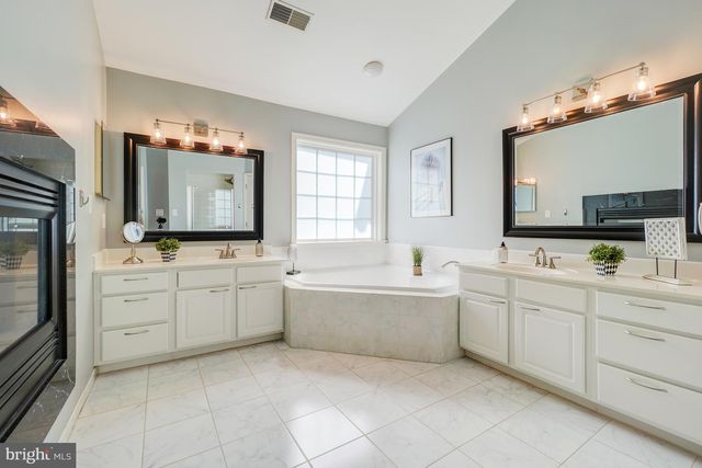 47816 SCOTSBOROUGH SQ, Sterling, VA 20165