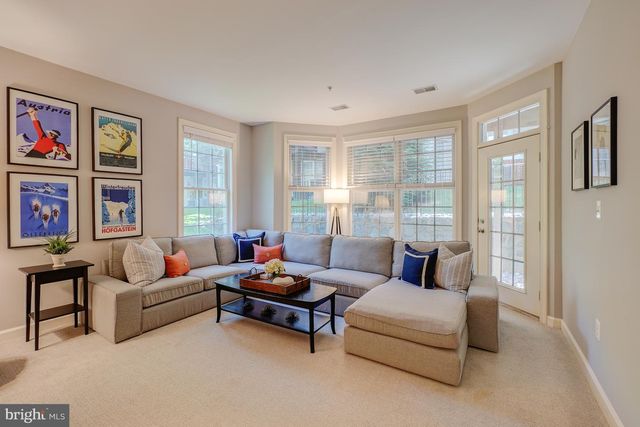 47816 SCOTSBOROUGH SQ, Sterling, VA 20165