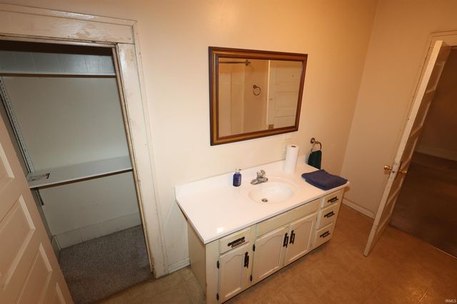 1723 E Calvert Street, South Bend, IN 46613