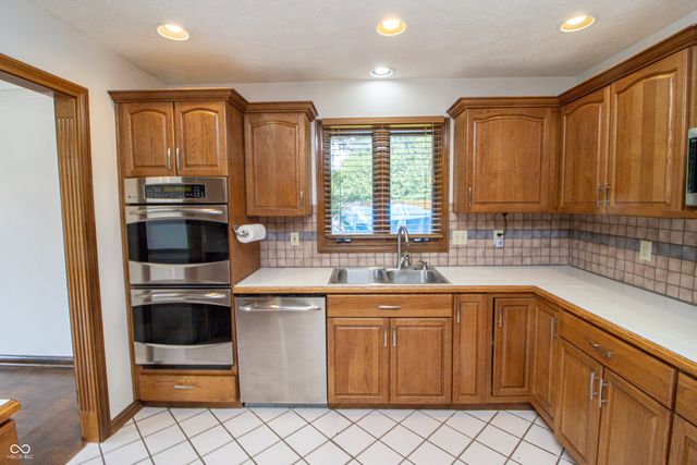 620 Heatherwood Court, Noblesville, IN 46062