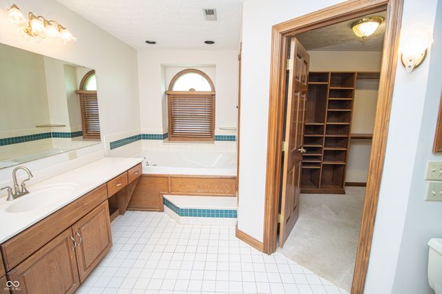 620 Heatherwood Court, Noblesville, IN 46062