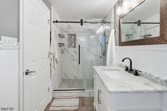 6 Saturn Ct, Vernon Twp., NJ 07422
