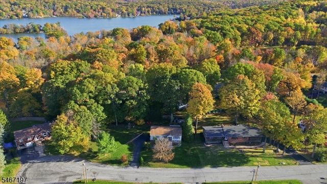 6 Saturn Ct, Vernon Twp., NJ 07422