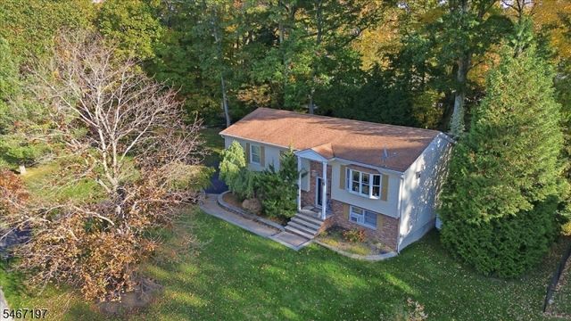 6 Saturn Ct, Vernon Twp., NJ 07422