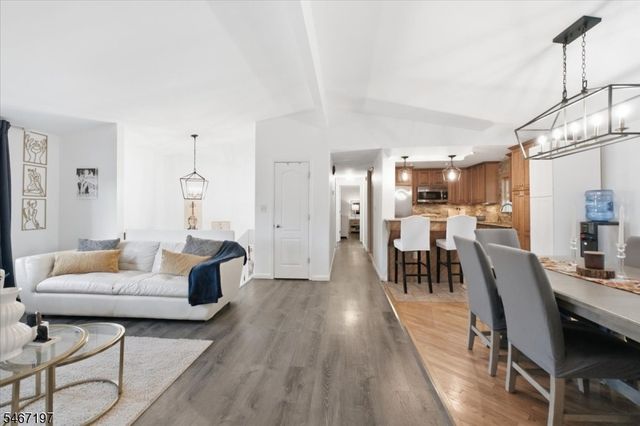 6 Saturn Ct, Vernon Twp., NJ 07422