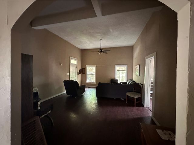 1405 Caddo Street, Commerce, TX 75428