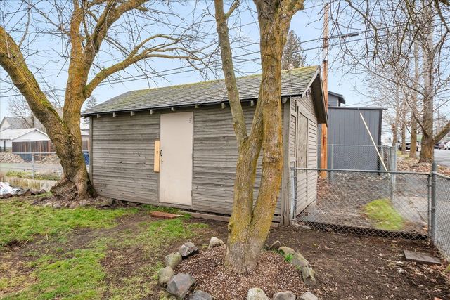 2304 W Bridge Ave, Spokane, WA 99201