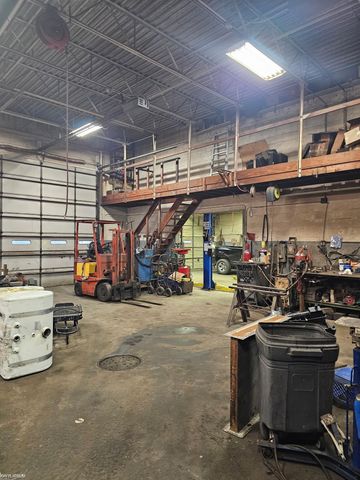 14447 E 9 Mile Road, Warren, MI 48089