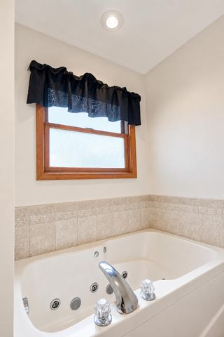 127 Juniper Street NW, Demotte, IN 46310