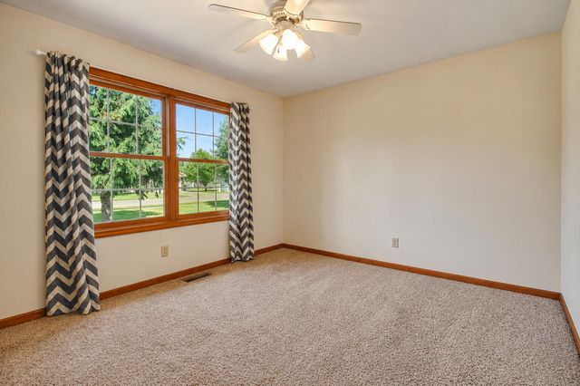 127 Juniper Street NW, Demotte, IN 46310