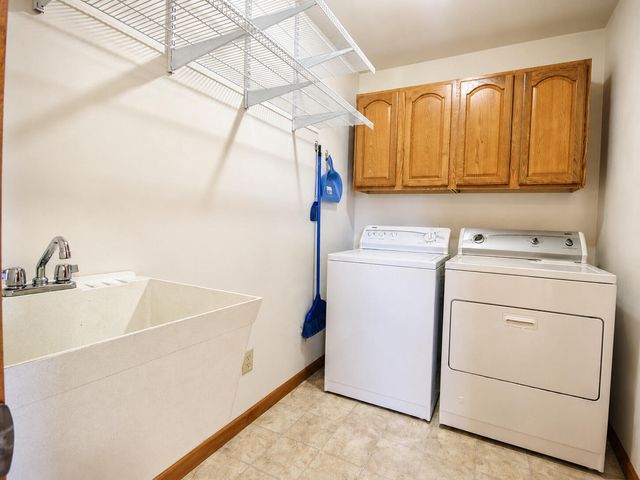 127 Juniper Street NW, Demotte, IN 46310