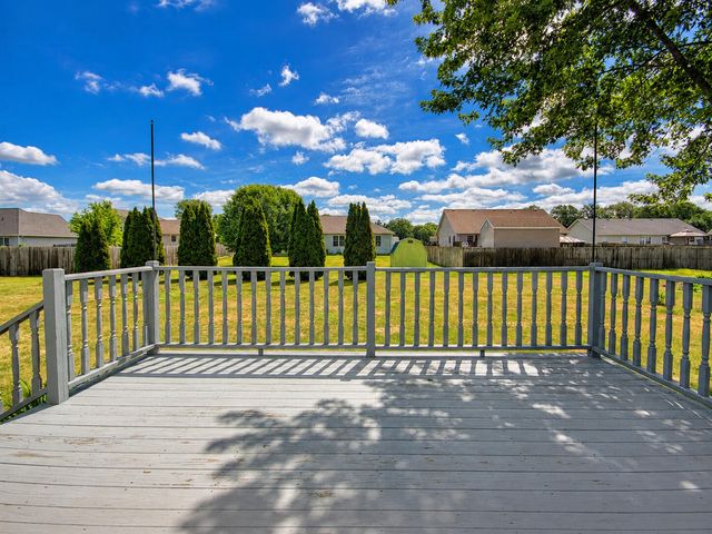 127 Juniper Street NW, Demotte, IN 46310
