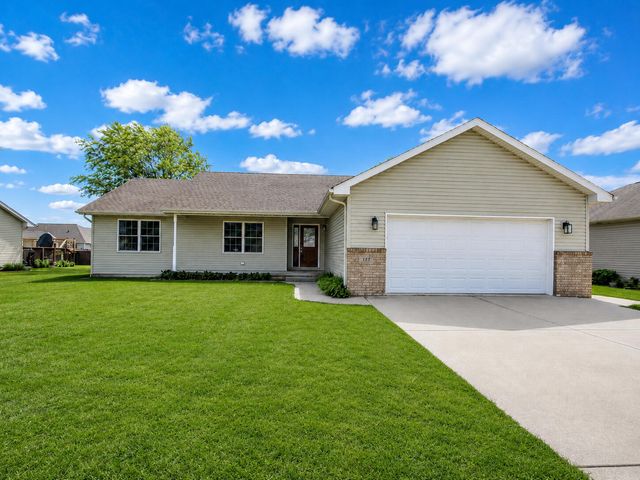 127 Juniper Street NW, Demotte, IN 46310