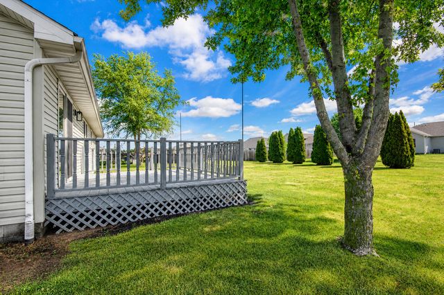 127 Juniper Street NW, Demotte, IN 46310