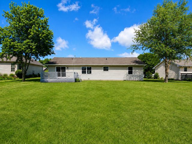 127 Juniper Street NW, Demotte, IN 46310