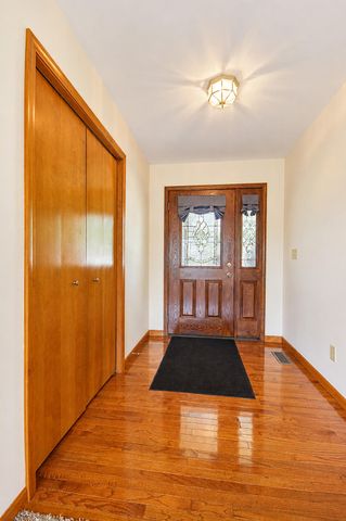 127 Juniper Street NW, Demotte, IN 46310