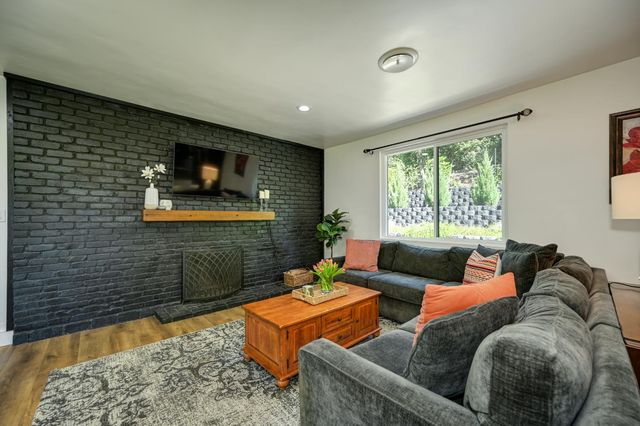 8635 Winding Way, Fair Oaks, CA 95628