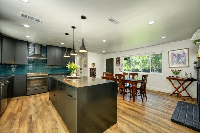 8635 Winding Way, Fair Oaks, CA 95628