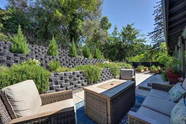 8635 Winding Way, Fair Oaks, CA 95628