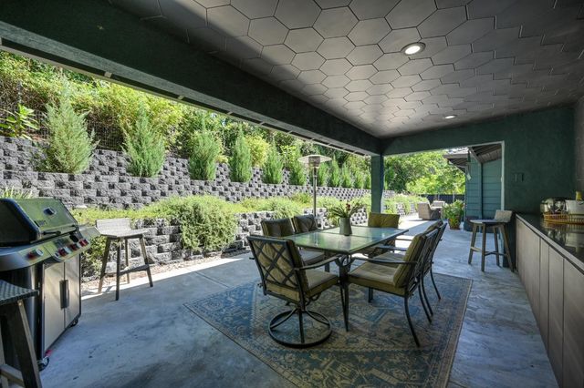 8635 Winding Way, Fair Oaks, CA 95628