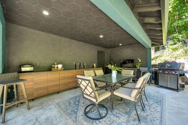 8635 Winding Way, Fair Oaks, CA 95628