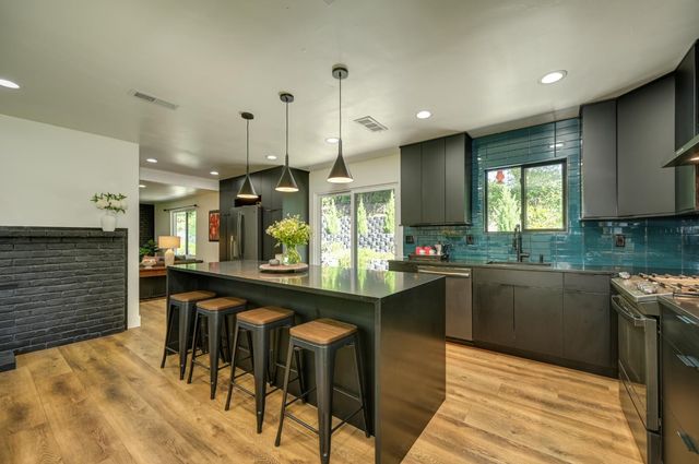 8635 Winding Way, Fair Oaks, CA 95628