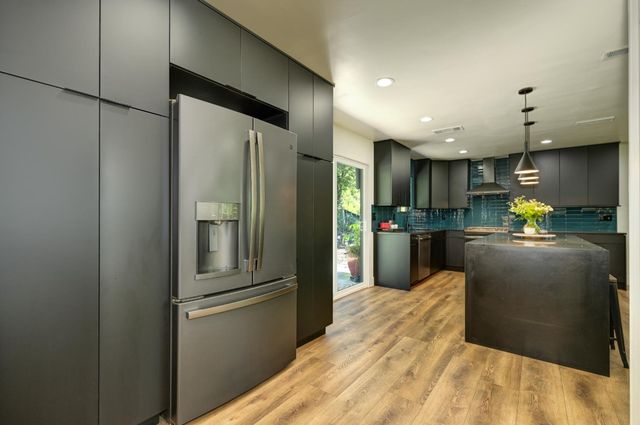 8635 Winding Way, Fair Oaks, CA 95628
