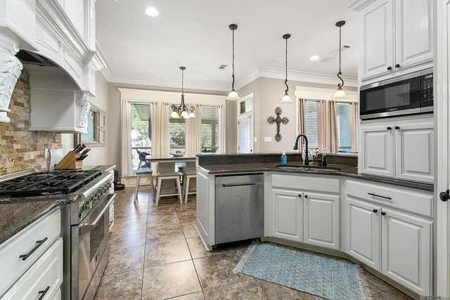 24929 Plantation Lake Ave, Denham Springs, LA 70726