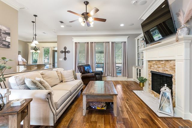 24929 Plantation Lake Ave, Denham Springs, LA 70726