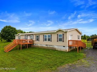 1349 Valley Home Rd, Dandridge, TN 37725