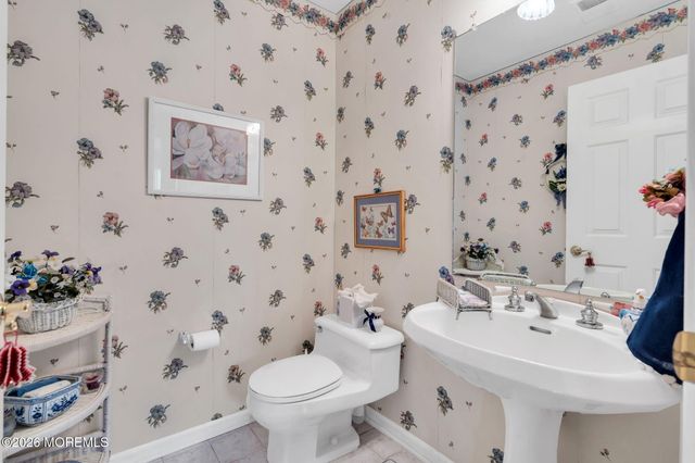 880A Winchester Court, Manchester, NJ 08759