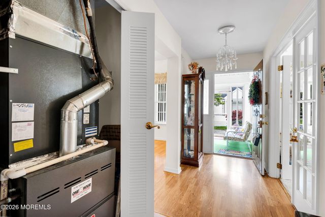 880A Winchester Court, Manchester, NJ 08759