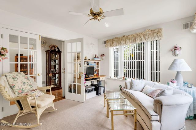 880A Winchester Court, Manchester, NJ 08759